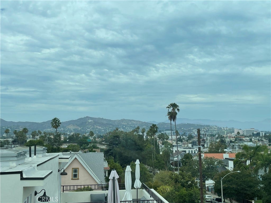 563 N Mariposa Avenue, #565-B, Los Angeles, CA 90004 563 N Mariposa Avenue, #565-B, Los Angeles, CA 90004