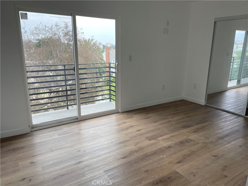 563 N Mariposa Avenue, #565-B, Los Angeles, CA 90004 563 N Mariposa Avenue, #565-B, Los Angeles, CA 90004