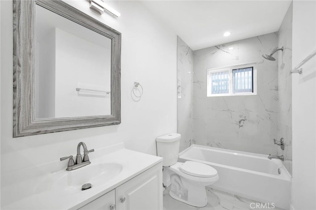 13018 Valleyheart Drive, #11, Studio City, CA 91604 13018 Valleyheart Drive, #11, Studio City, CA 91604