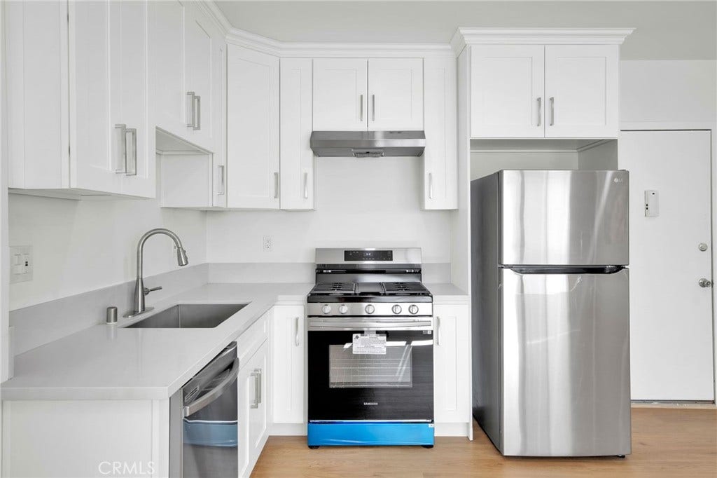 13018 Valleyheart Drive, #11, Studio City, CA 91604 13018 Valleyheart Drive, #11, Studio City, CA 91604