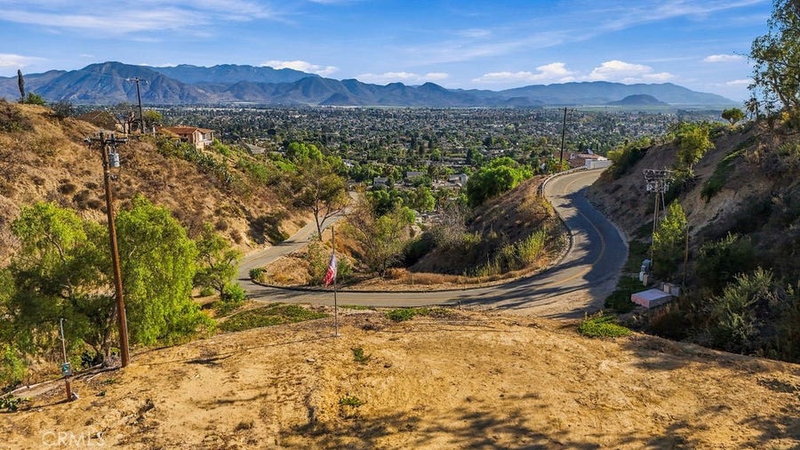 Property photo for 250 W Highland Drive, Camarillo, CA
