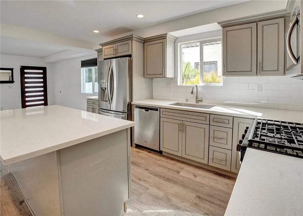 14111 Sylvan, Van Nuys, CA 91401 14111 Sylvan, Van Nuys, CA 91401