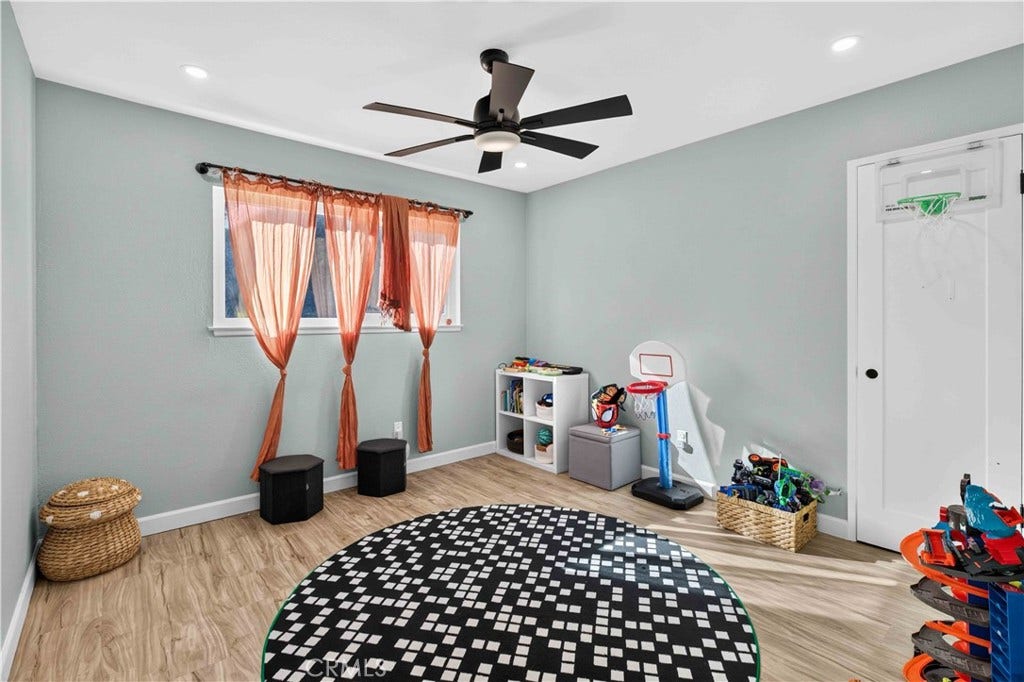 28711 Macklin Avenue, Canyon Country, CA 91387 28711 Macklin Avenue, Canyon Country, CA 91387
