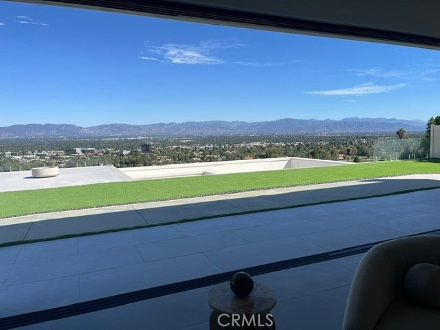 18817 Edleen, Tarzana, CA 91356