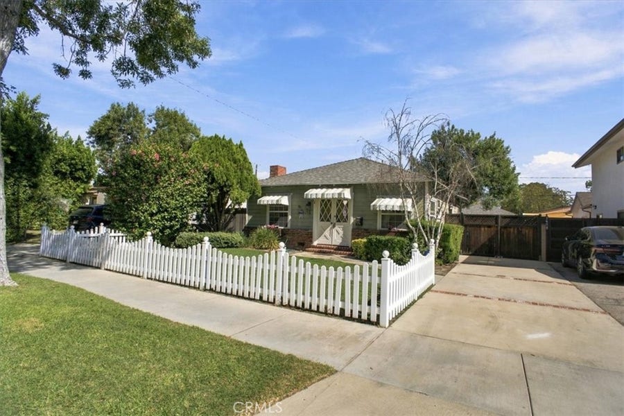 Property photo for 146 N Brighton, Burbank, CA