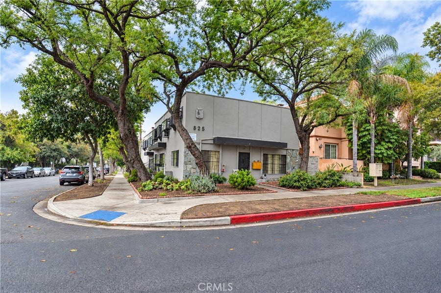 Property photo for 825 S 6th Street, Burbank, CA