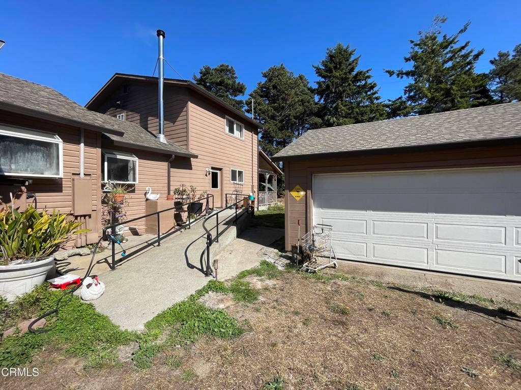 18801 Lahmon Lane, Fort Bragg, CA 95437 Eastside ramp entry