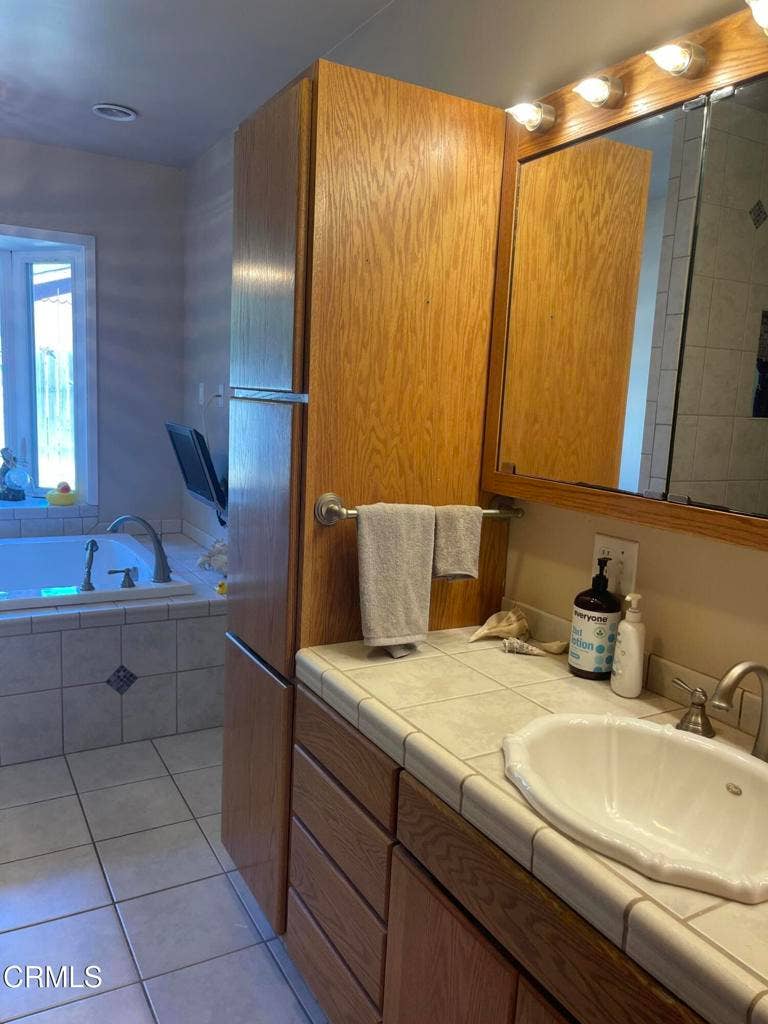 18801 Lahmon Lane, Fort Bragg, CA 95437 Bathroom sink