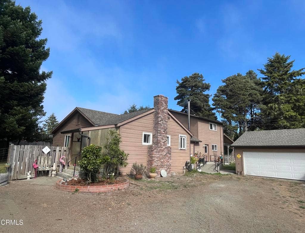 18801 Lahmon Lane, Fort Bragg, CA 95437 Home_w_ramp and garage