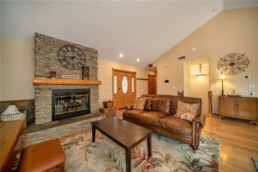 Property photo for 27391 Cottonwood Lane, Lake Arrowhead, CA