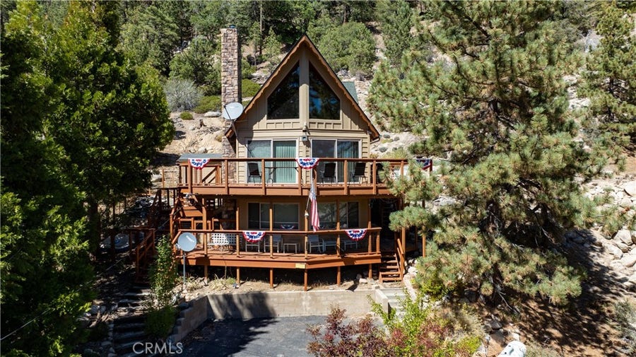 Property photo for 38532 N Shore Drive, Fawnskin, CA