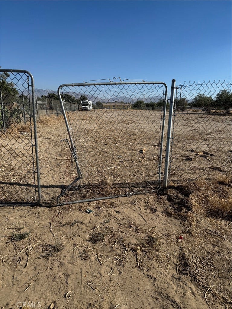 Property photo for 1000 E 100th Street E, Littlerock, CA