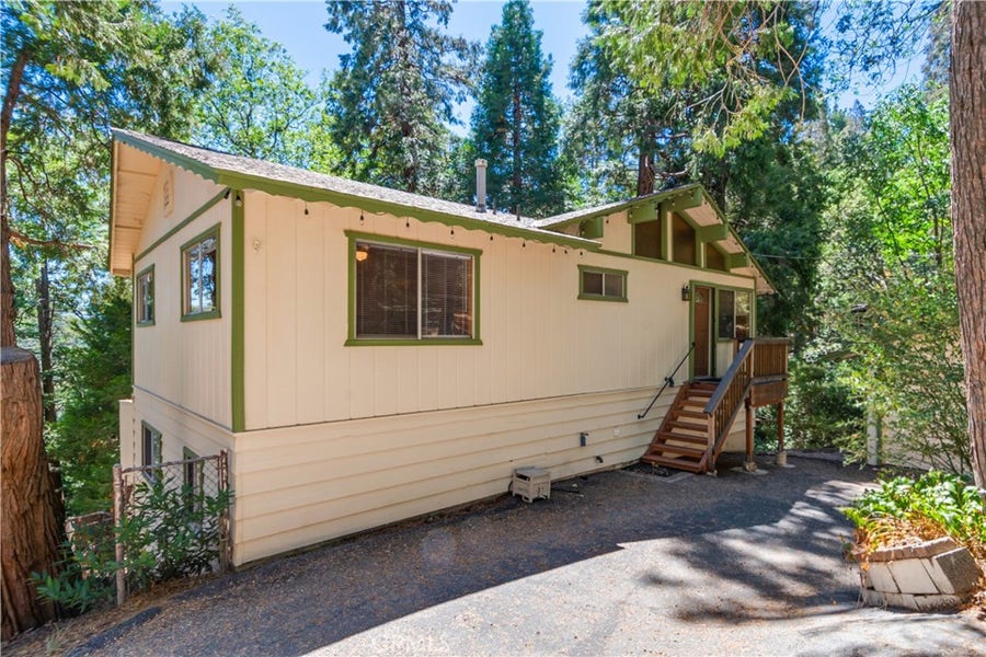 Property photo for 24514 Albrun, Crestline, CA