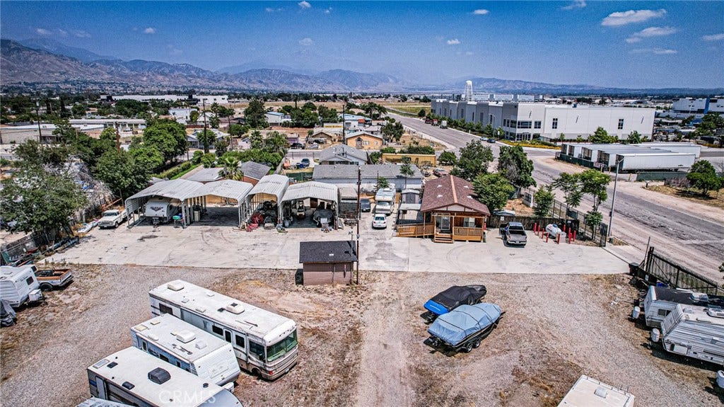 26068 5th, San Bernardino, CA 92410 26068 5th, San Bernardino, CA 92410