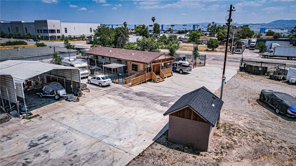26068 5th, San Bernardino, CA 92410 26068 5th, San Bernardino, CA 92410