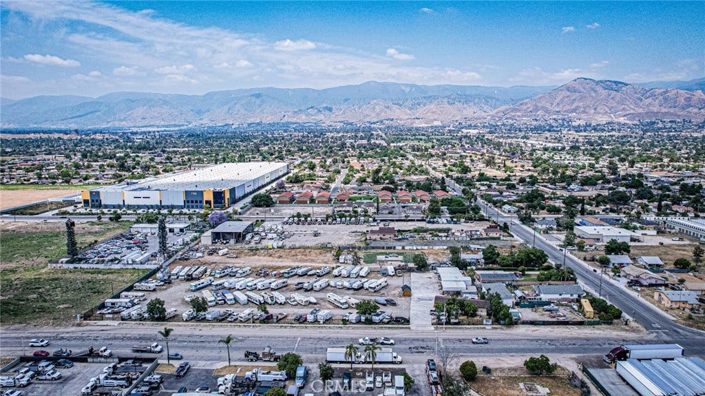 26068 5th, San Bernardino, CA 92410 26068 5th, San Bernardino, CA 92410