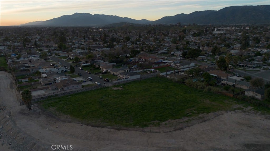 25608 Walker, San Bernardino, CA 92404 25608 Walker, San Bernardino, CA 92404