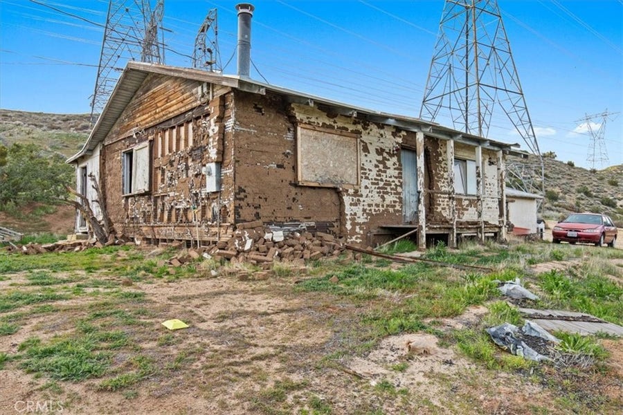 Property photo for 32301 Angeles Forest, Palmdale, CA