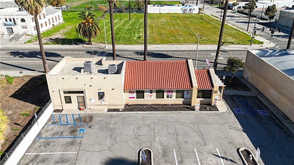 820 N E, San Bernardino, CA 92410 820 N E, San Bernardino, CA 92410
