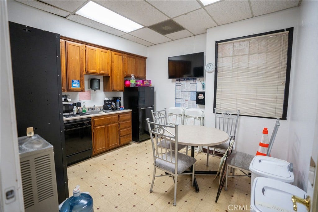 820 N E, San Bernardino, CA 92410 820 N E, San Bernardino, CA 92410