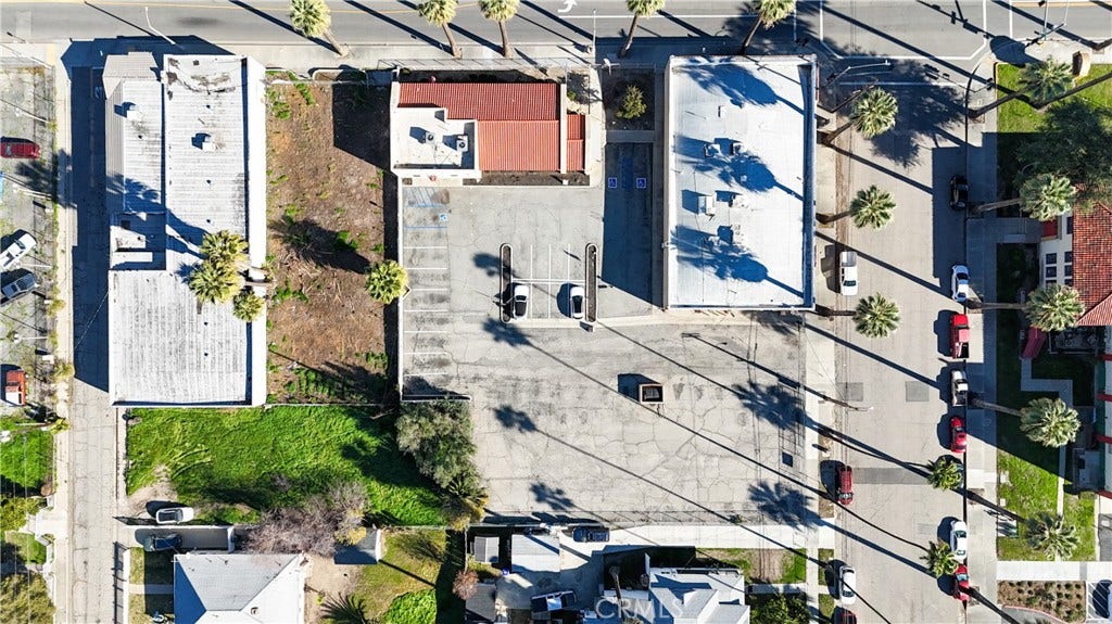 820 N E, San Bernardino, CA 92410 820 N E, San Bernardino, CA 92410