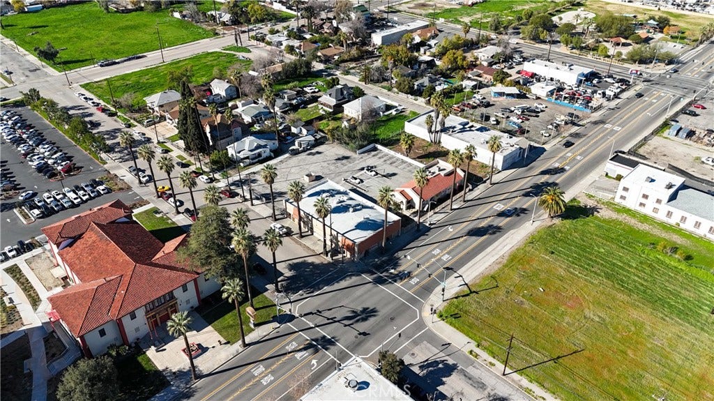820 N E, San Bernardino, CA 92410 820 N E, San Bernardino, CA 92410