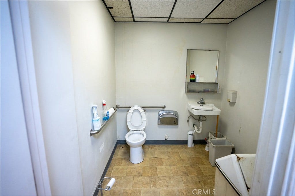 802 N E, San Bernardino, CA 92410 802 N E, San Bernardino, CA 92410