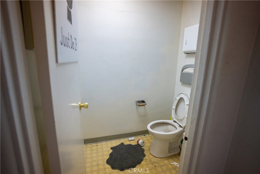 802 N E, San Bernardino, CA 92410 802 N E, San Bernardino, CA 92410