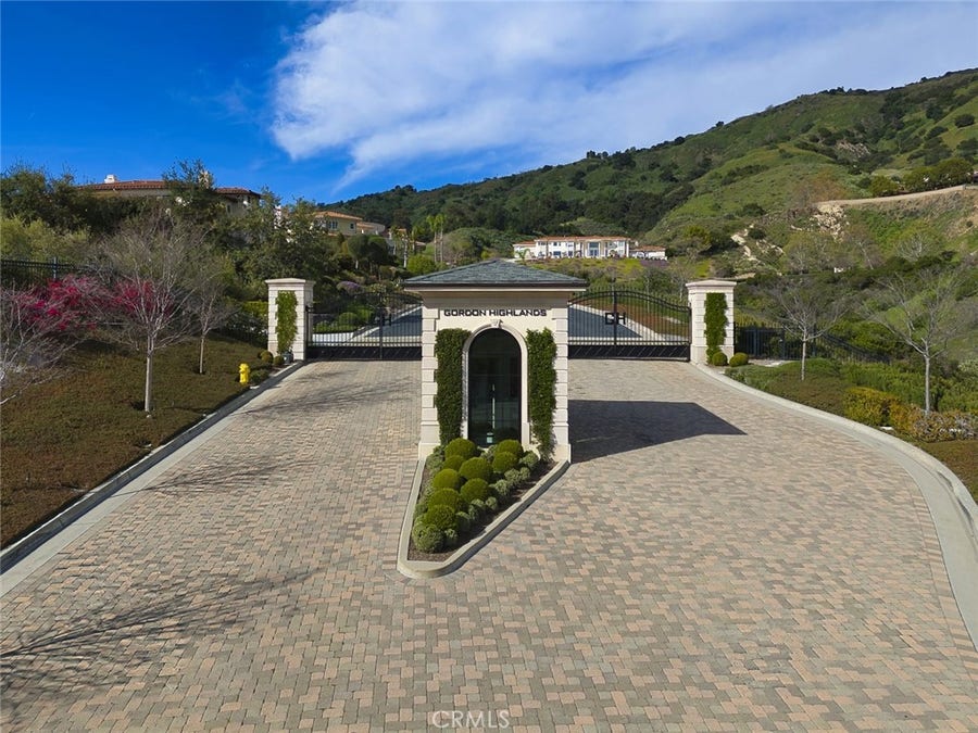 Property photo for 685 Gordon Highlands Road, Glendora, CA