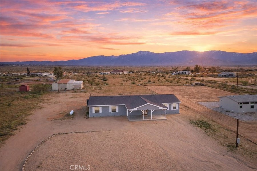 Property photo for 3749 South St, Phelan, CA