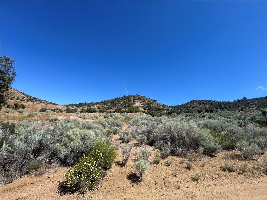 Property photo for 0 VAC/ALLUVIUM WY (DRT)/VIC ROSENL, Acton, CA