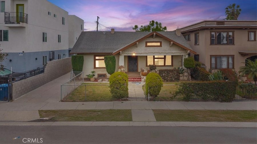 Property photo for 872 W 47th Street, Los Angeles, CA