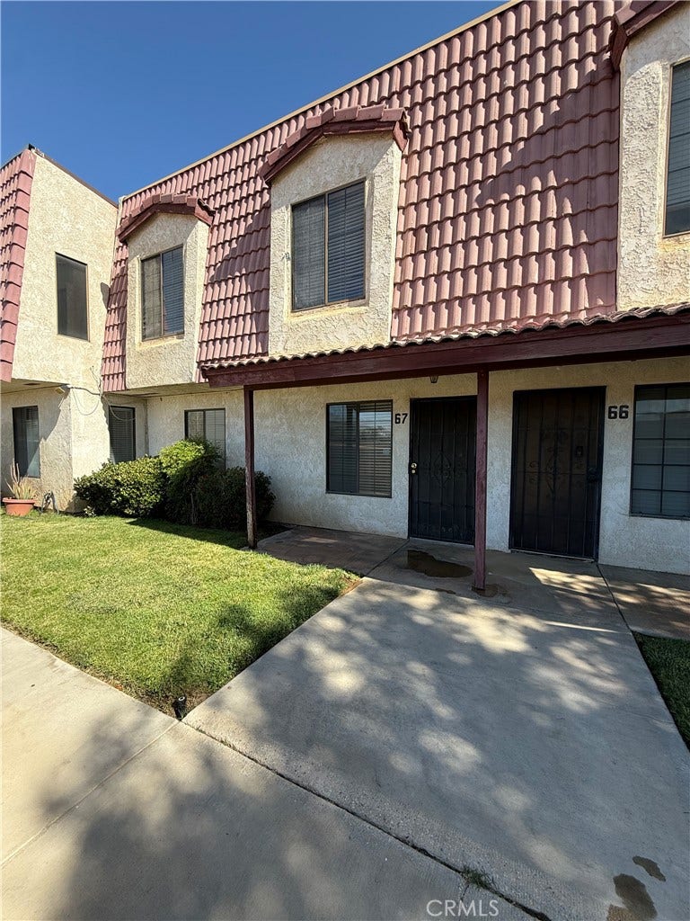 Property photo for 2260 E ave Q4, Palmdale, CA