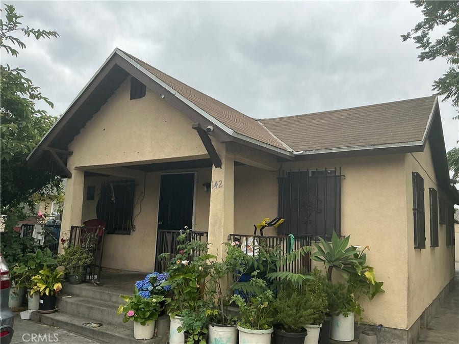 Property photo for 142 W 59th, Los Angeles, CA
