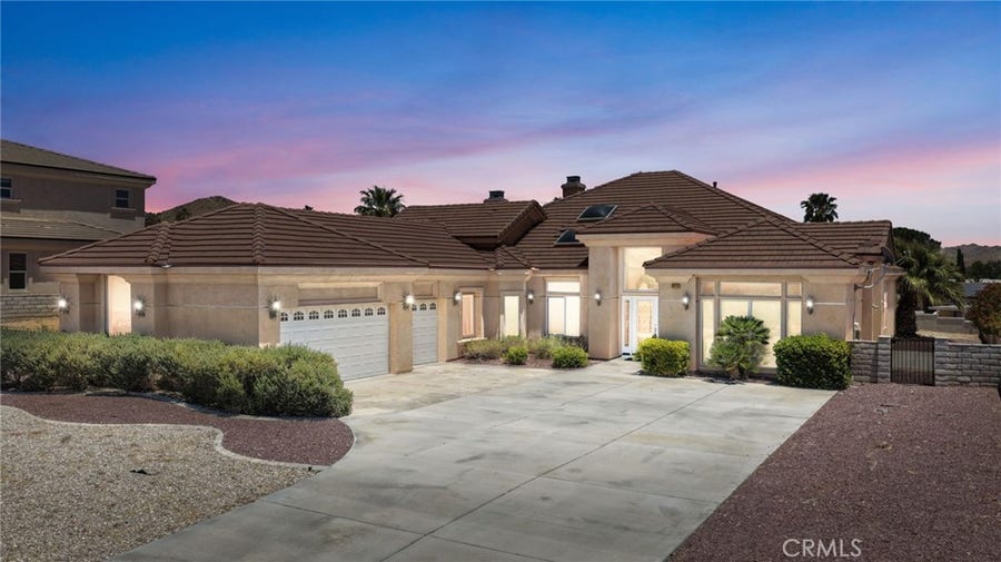 Property photo for 16233 Ridge View Drive, Apple Valley, CA