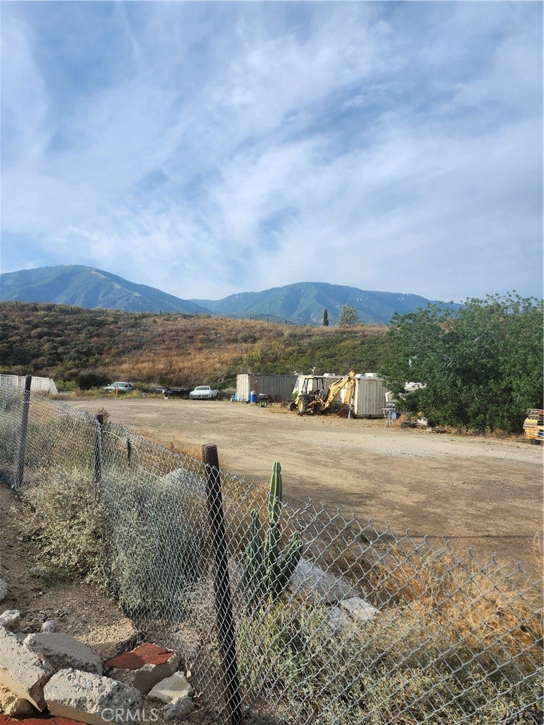 10 Kendall, San Bernardino, CA 92407 10 Kendall, San Bernardino, CA 92407