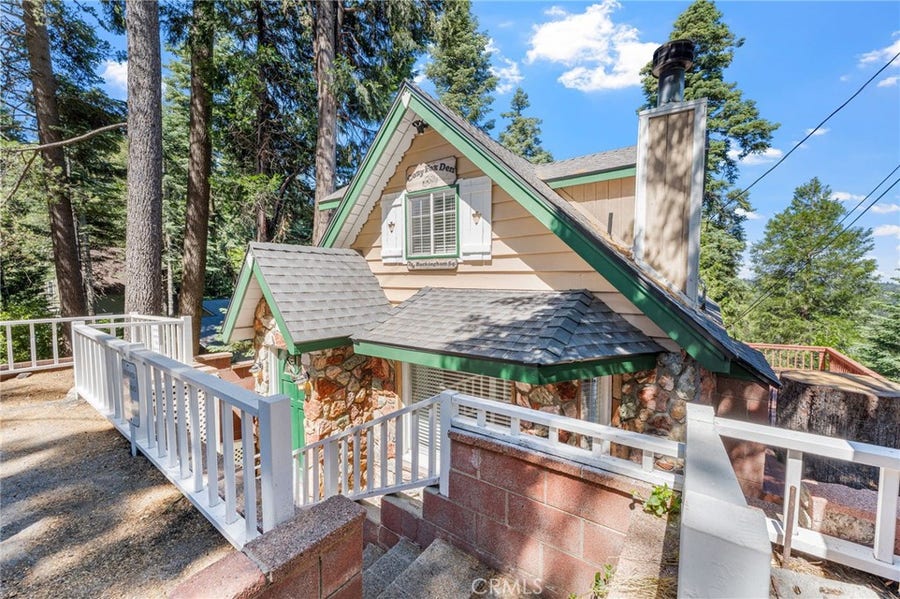 Property photo for 724 Buckingham, Lake Arrowhead, CA