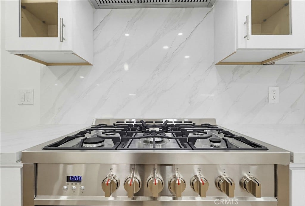 1532 E Old Badillo, Covina, CA 91724 36" Professional Range with full backsplash