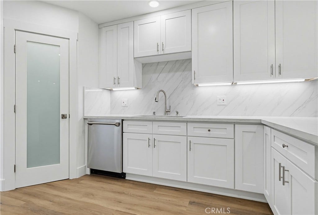 1532 E Old Badillo, Covina, CA 91724 Walk-in pantry
