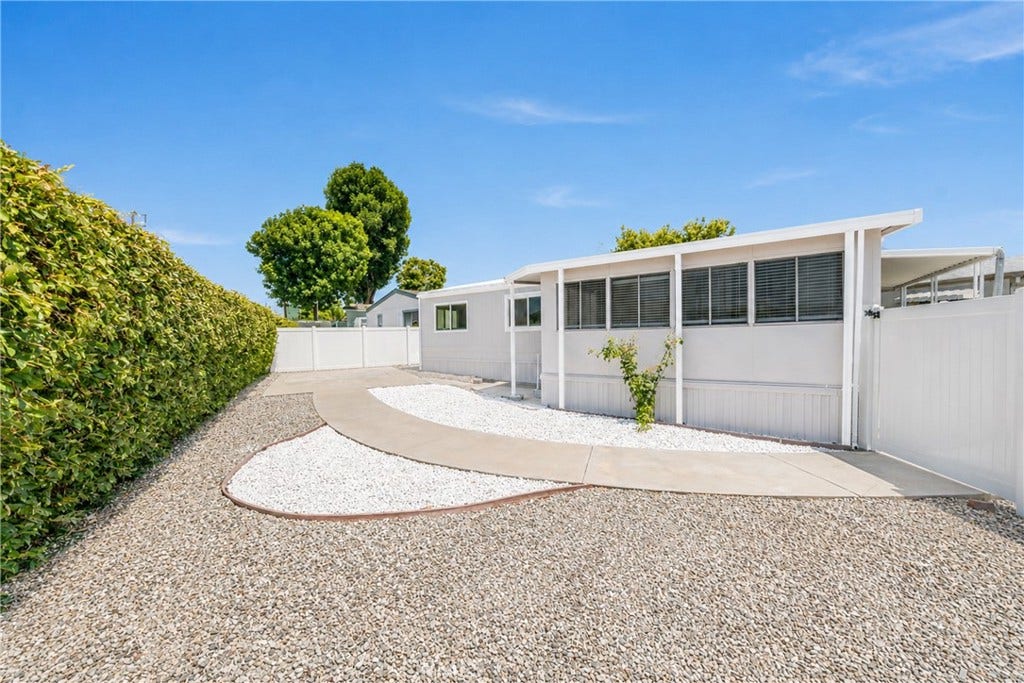 21310 E. Covina Blvd Space 3, Covina, CA 91724 21310 E. Covina Blvd Space 3, Covina, CA 91724