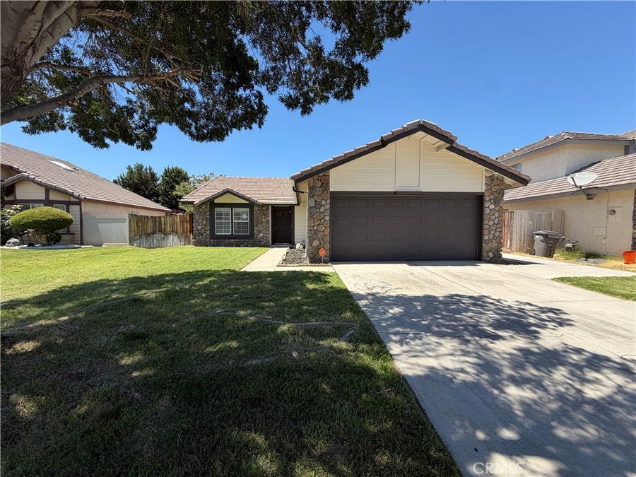 Property photo for 44937 Gloriosa Lane, Lancaster, CA