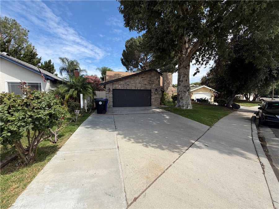 Property photo for 23521 Via Chantilly, Valencia, CA
