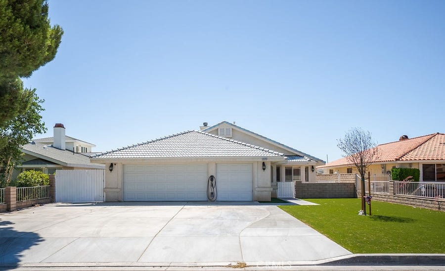 Property photo for 26249 Fleet Lane, Helendale, CA