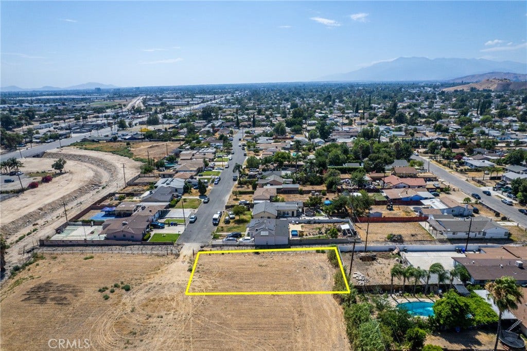 25604 Walker, San Bernardino, CA 92346 25604 Walker, San Bernardino, CA 92346