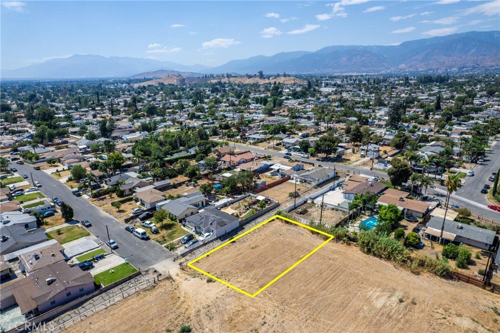 25604 Walker, San Bernardino, CA 92346 25604 Walker, San Bernardino, CA 92346