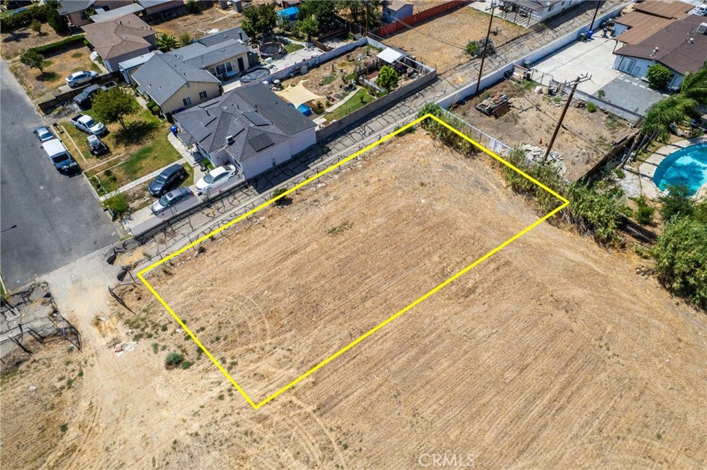 25604 Walker, San Bernardino, CA 92346 25604 Walker, San Bernardino, CA 92346