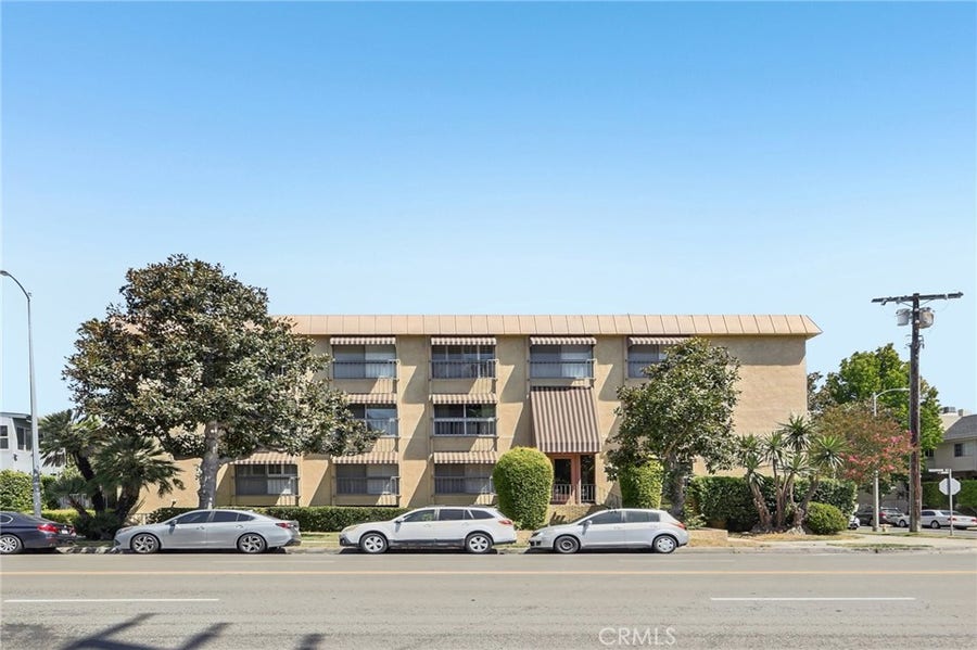 Property photo for 11507 Moorpark Street, #305, Studio City, CA