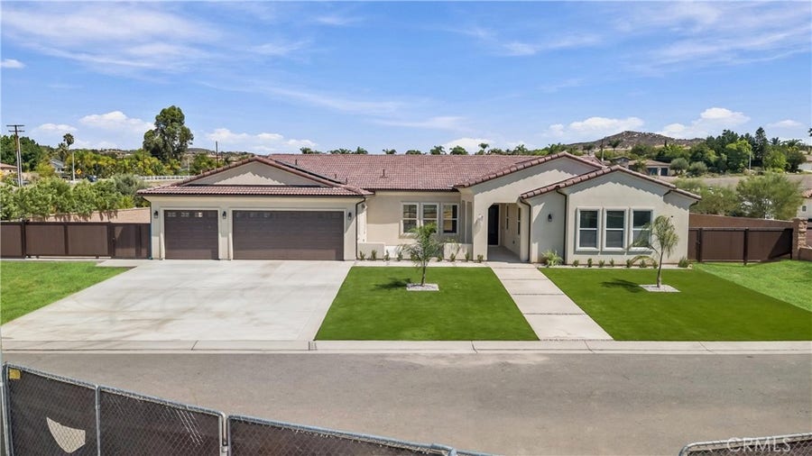 Property photo for 7928 Featherstone CT, Riverside, CA