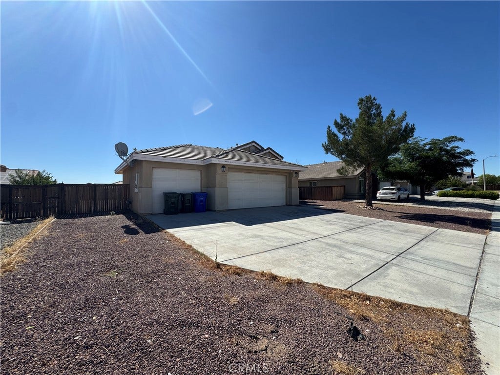 18795 Dogwood Court, Adelanto, CA 92301 18795 Dogwood Court, Adelanto, CA 92301