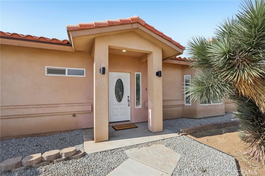 Property photo for 6087 Elsinore Road, Phelan, CA